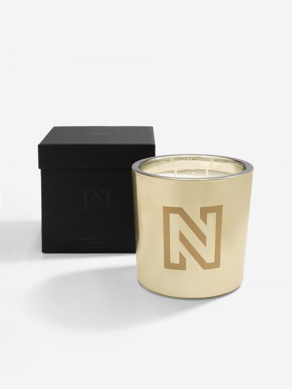 Nikkie GOLDEN ALPS SCENTED HOME CANDLE MAX Exclusivediva.nl